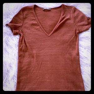 Cute Rust color Zara Deep V neck ribbed s/s tee